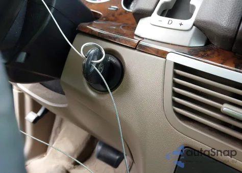 2011 Volkswagen Routan Sel Premium from USA, damaged, VIN 2V4RW6DG6BR695681